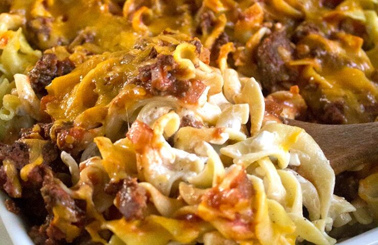 This Sour Cream Noodle Bake is an easy weeknight meal that'll have everyone running to the dinner table!