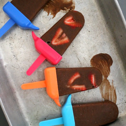 Chocolate Covered Strawberry Pudding Pops